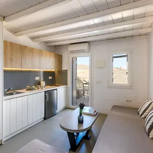 https://ultramare-superior-suites-with-seaview.hotels-in-mykonosisland.net