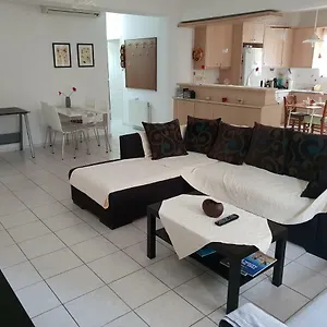 Spacious With Large Balcony Héraklion